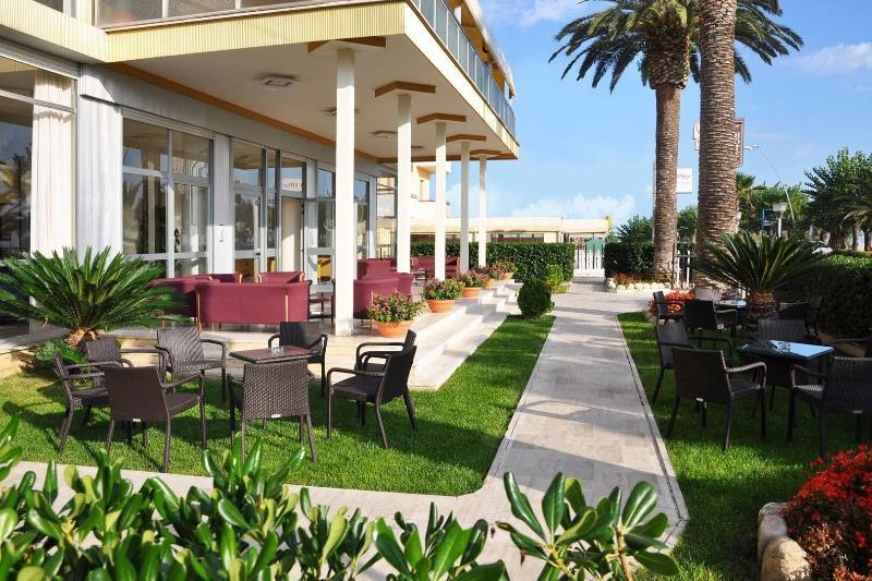 Hotel President Alba Adriatica Exterior photo