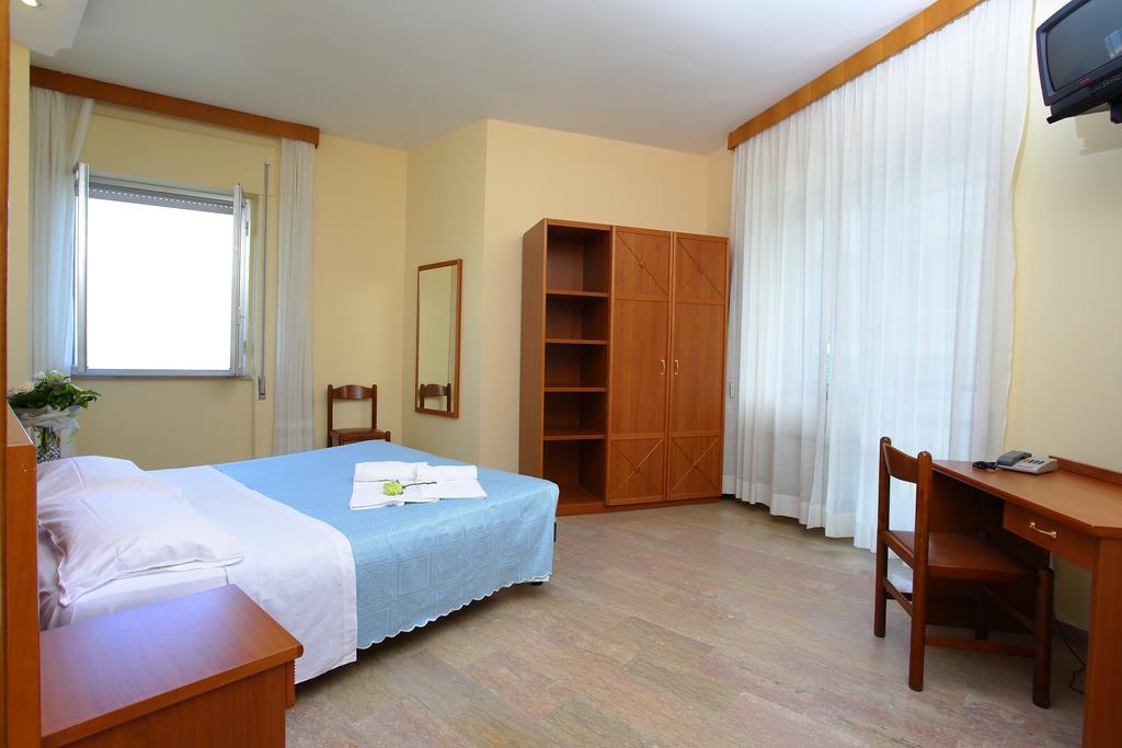Hotel President Alba Adriatica Room photo